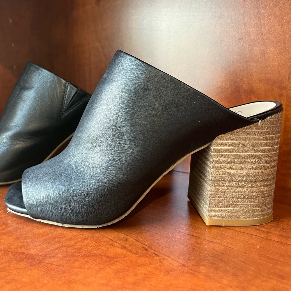 Kenneth Cole Reaction Top Notch Mule Heeled Sandal